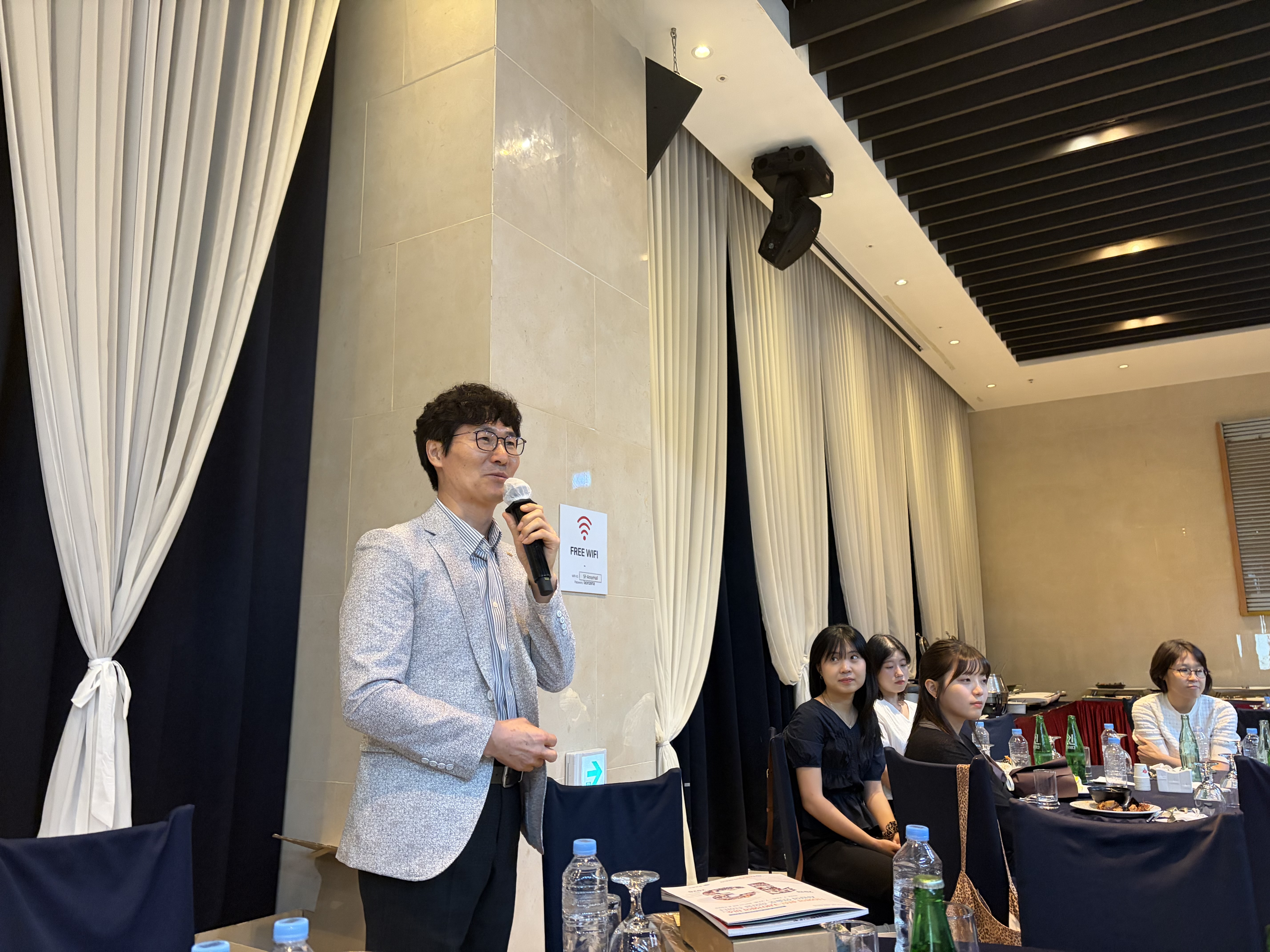 염도섭 명예회장.jpg